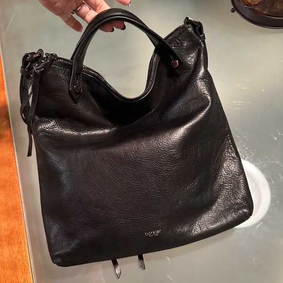 Sale 🔥Like NEW!! BOTKIER Bucket Leather Hobo Bag - Picture 14 of 15